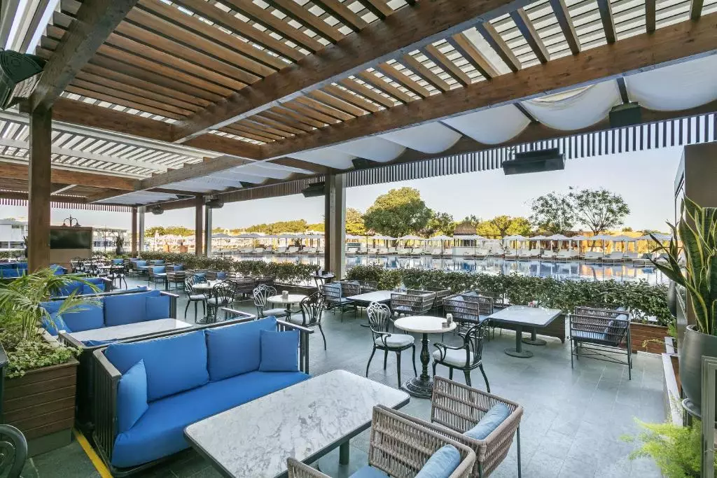 کافه 2 هتل تایتانیک بلک آنتالیا